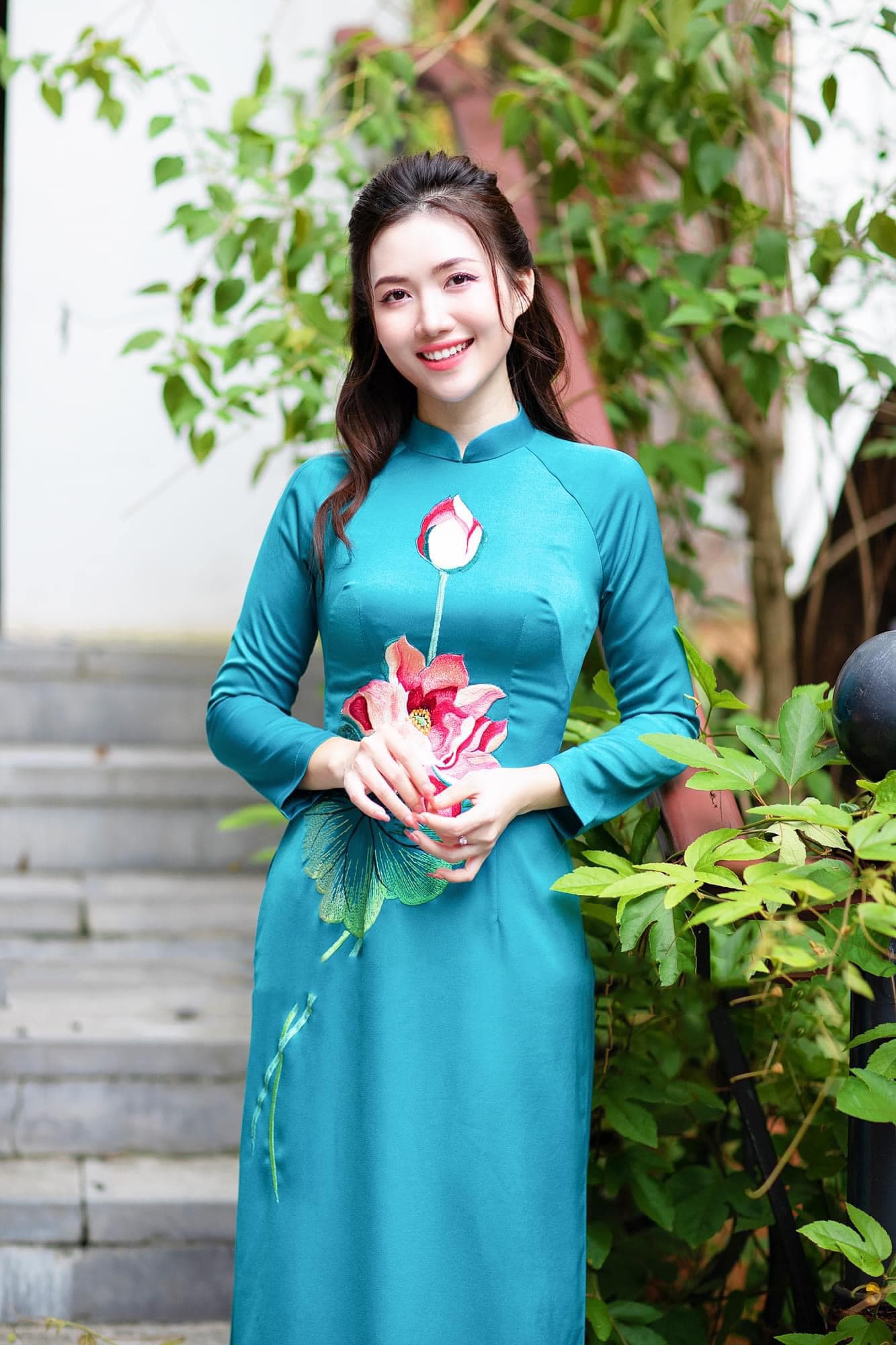 Áo Dài Xanh Ngọc Thêu Hoa Cung Triều